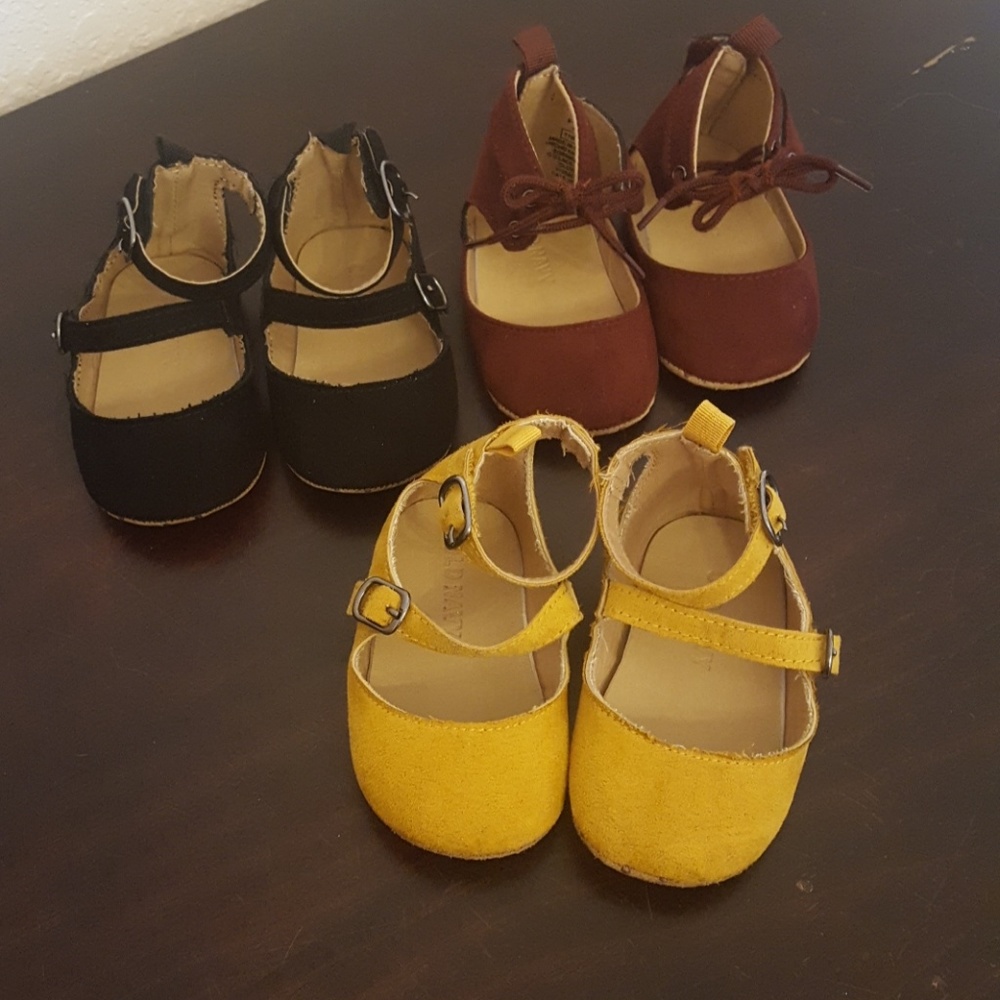 Set of three pairs of baby girl shoes 6-12 mo